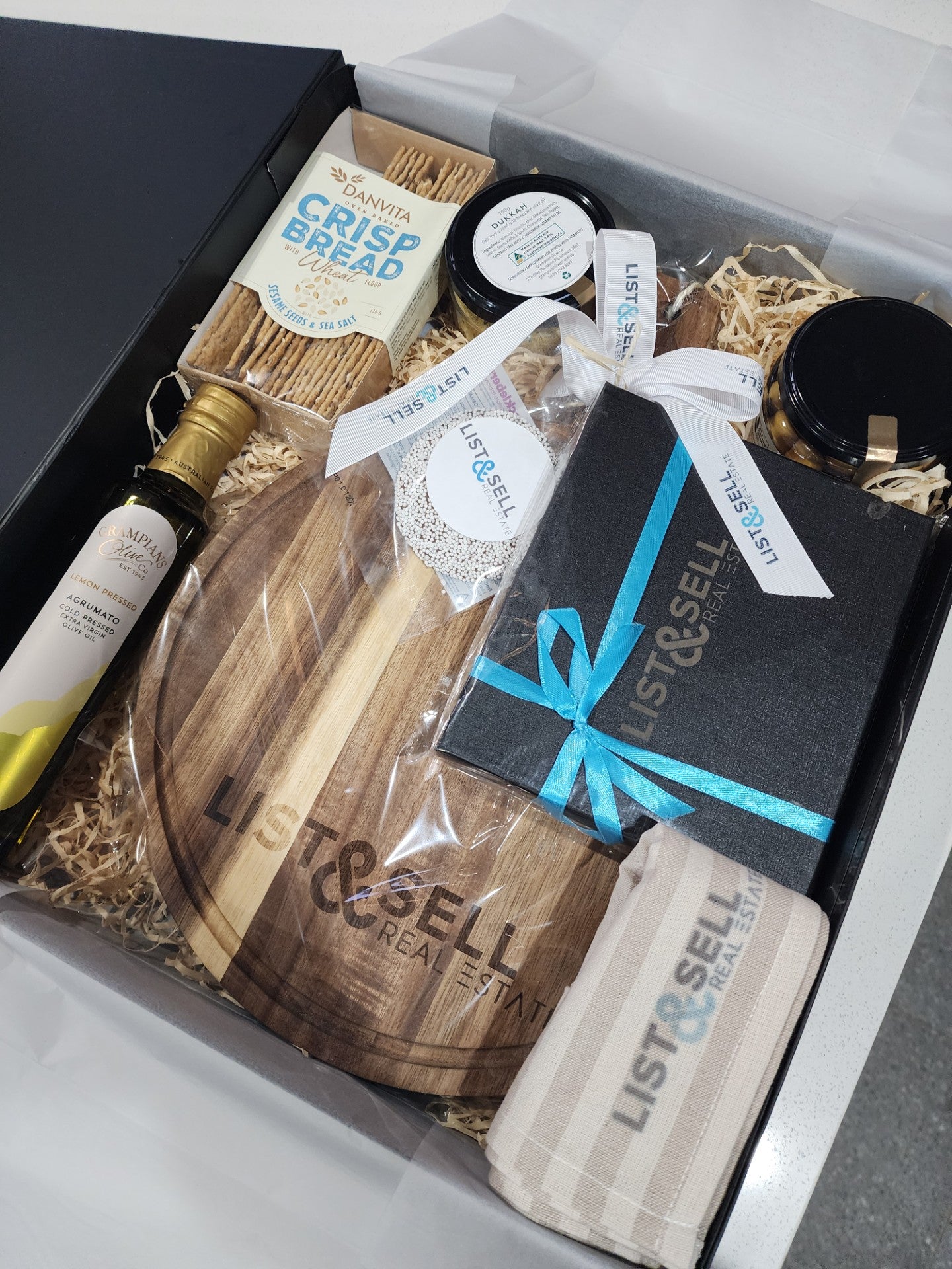Products: Luxury Hamper